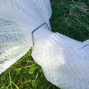 cloche_metal_pin_at_end_